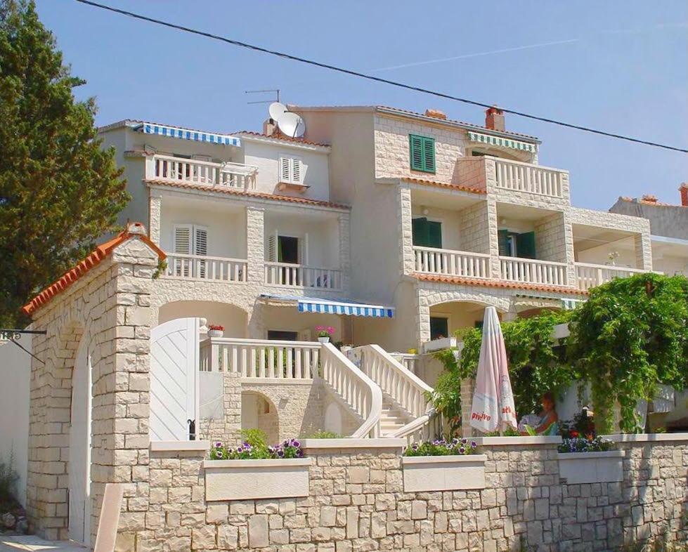 Guest House Meri Bol Bagian luar foto